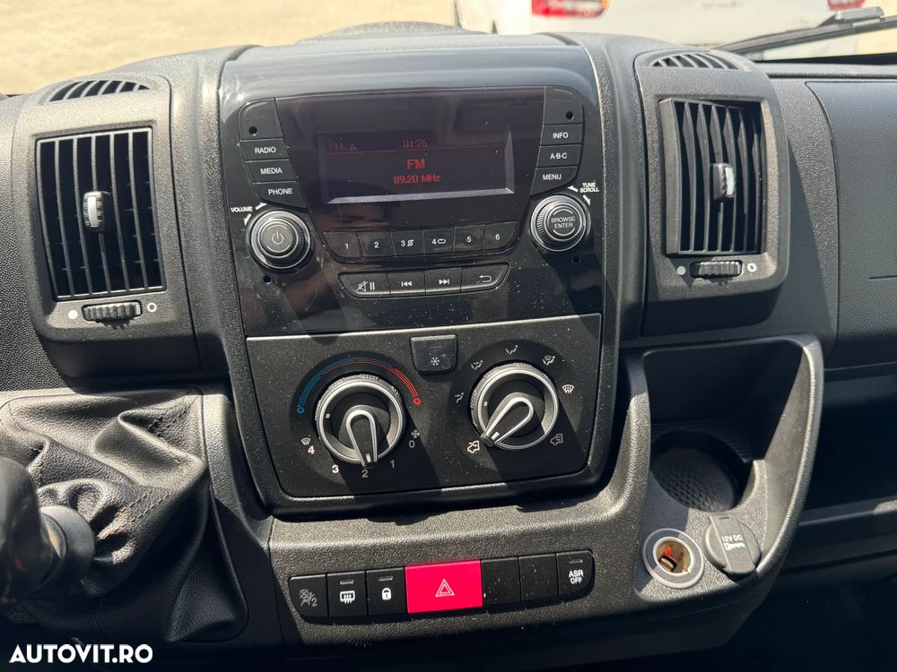 Citroën Jumper 2.2 HDi 130 L3H2 - 12