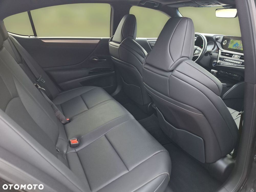 Lexus ES 300h F Sport Edition - 21