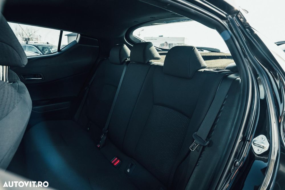 Toyota C-HR - 16