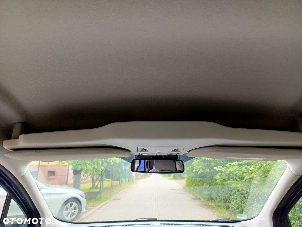 Ford Tourneo Courier 1.0 EcoBoost Titanium - 29