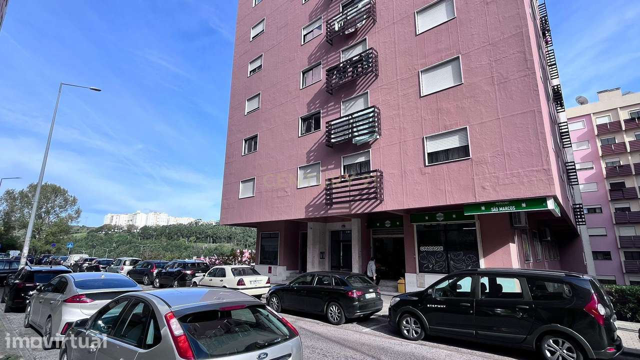 Loja ampla com visibilidade e possibilidade para habitação  - Oportuni - Grande imagem: 2/44