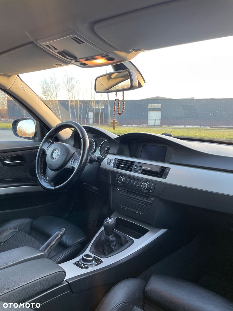 BMW Seria 3 320i - 10