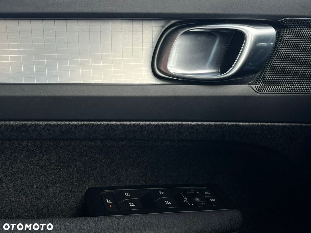 Volvo XC 40 T3 Momentum Pro - 36