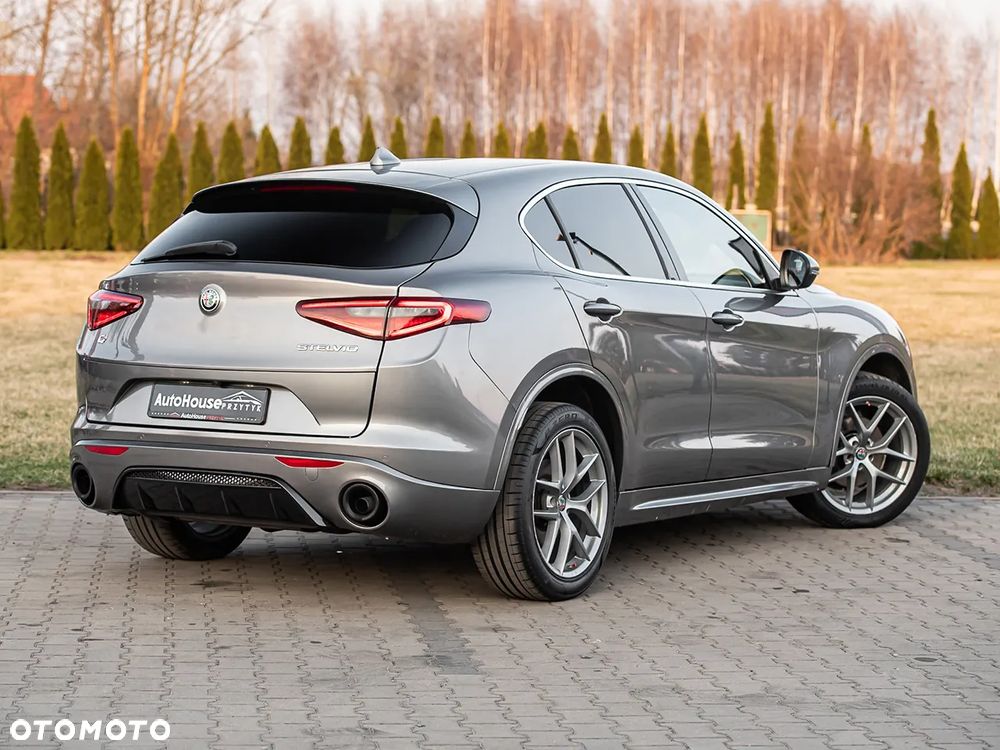 Alfa Romeo Stelvio 2.0 Turbo 16V AT8-Q4 Executive - 11