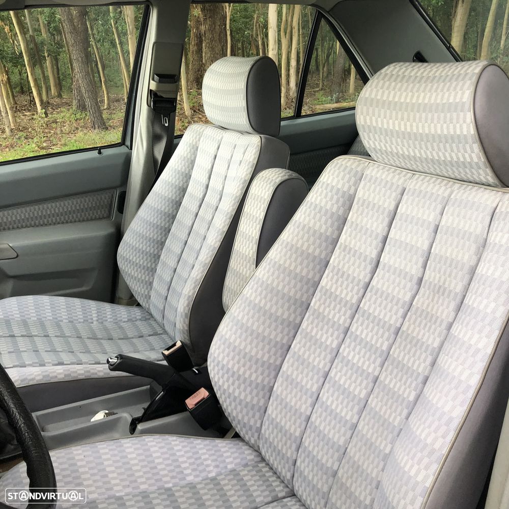 Mercedes-Benz W201 (1982-1993) 190 E 2.0 - 12