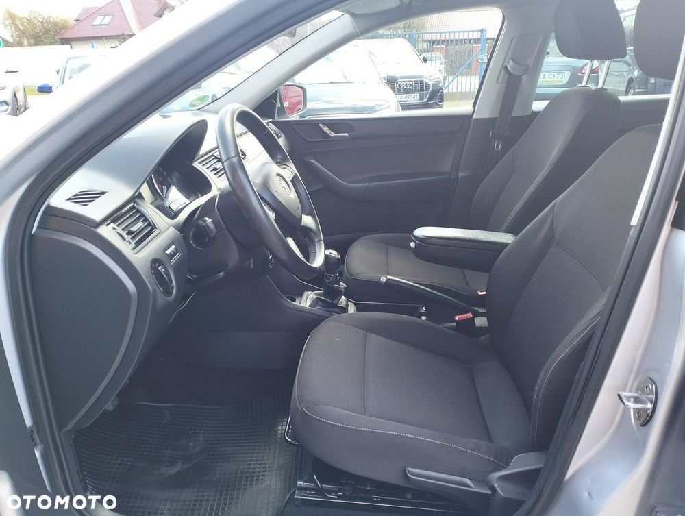 Skoda RAPID - 7