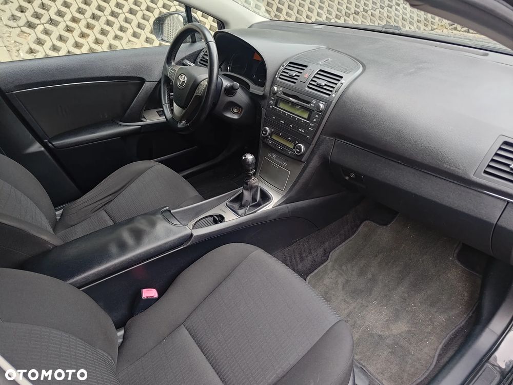 Toyota Avensis 1.8 Sol plus - 7