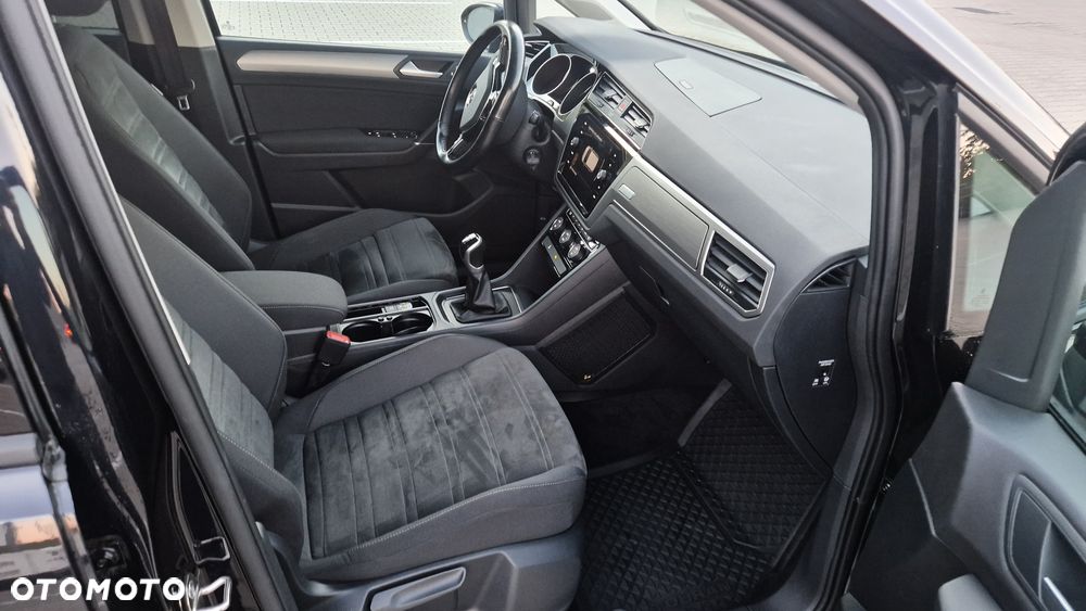 Volkswagen Touran 1.5 TSI ACT OPF Highline - 5