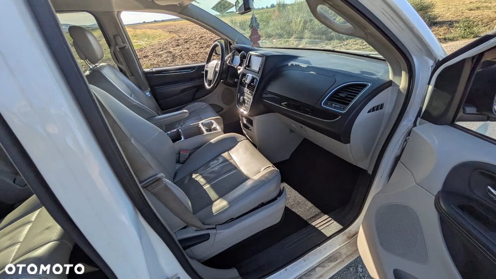 Chrysler Town & Country 3.6 Touring - 15