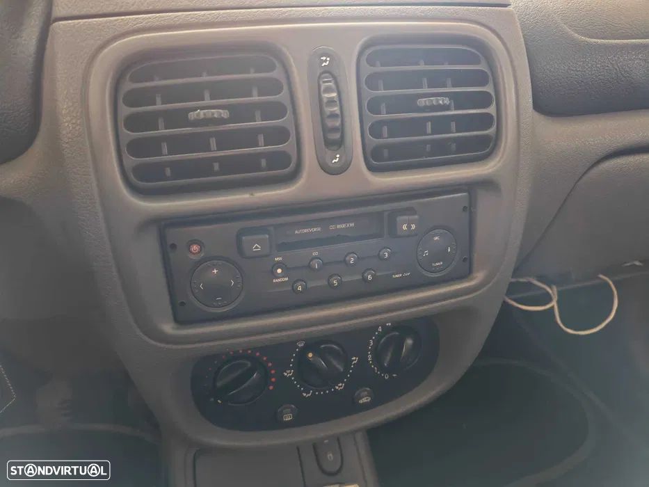 Renault Clio 1.9 D RN - 5