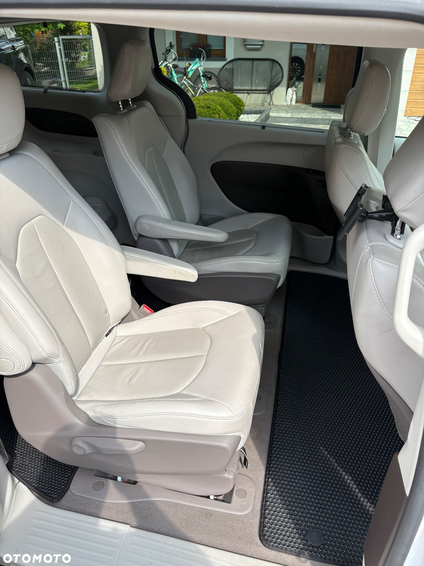 Chrysler Pacifica - 8