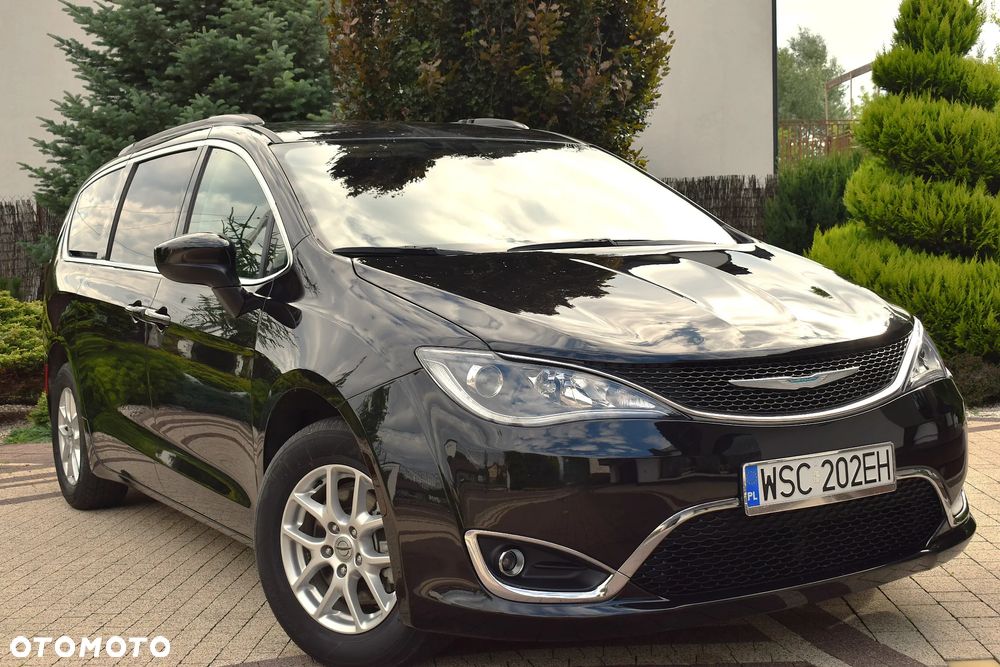 Chrysler Pacifica - 2