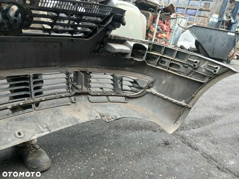 Volkswagen Passat B5 Zderzak przedni - 8