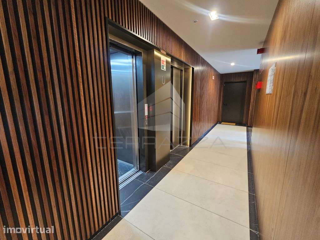 APARTAMENTO T3 NA ALAMEDA DOS JARDINS DA ARRÁBIDA COM VISTA MAR - Grande imagem: 2/30