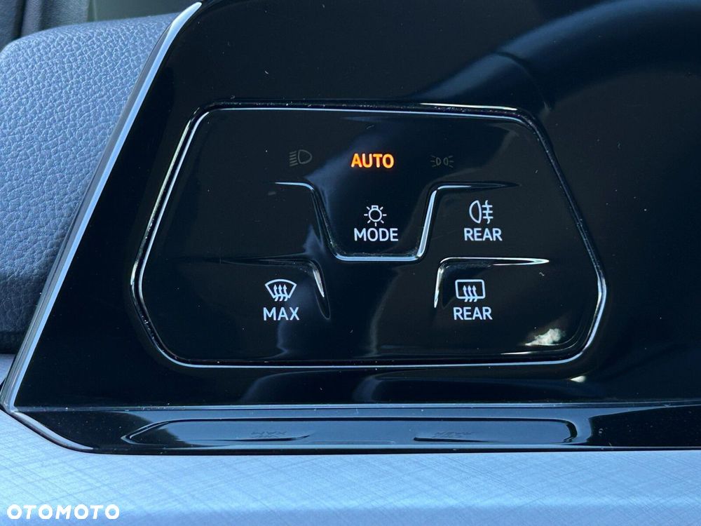 Volkswagen Golf VIII 1.5 TSI EVO Life - 21