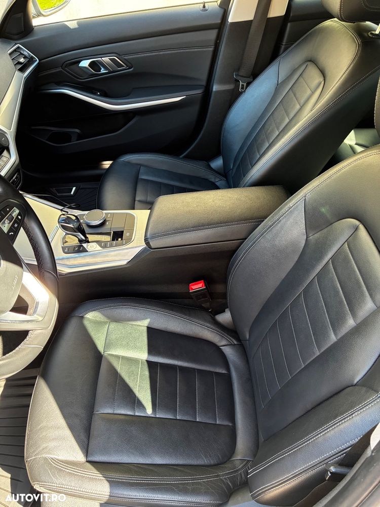 BMW Seria 3 320i AT - 26