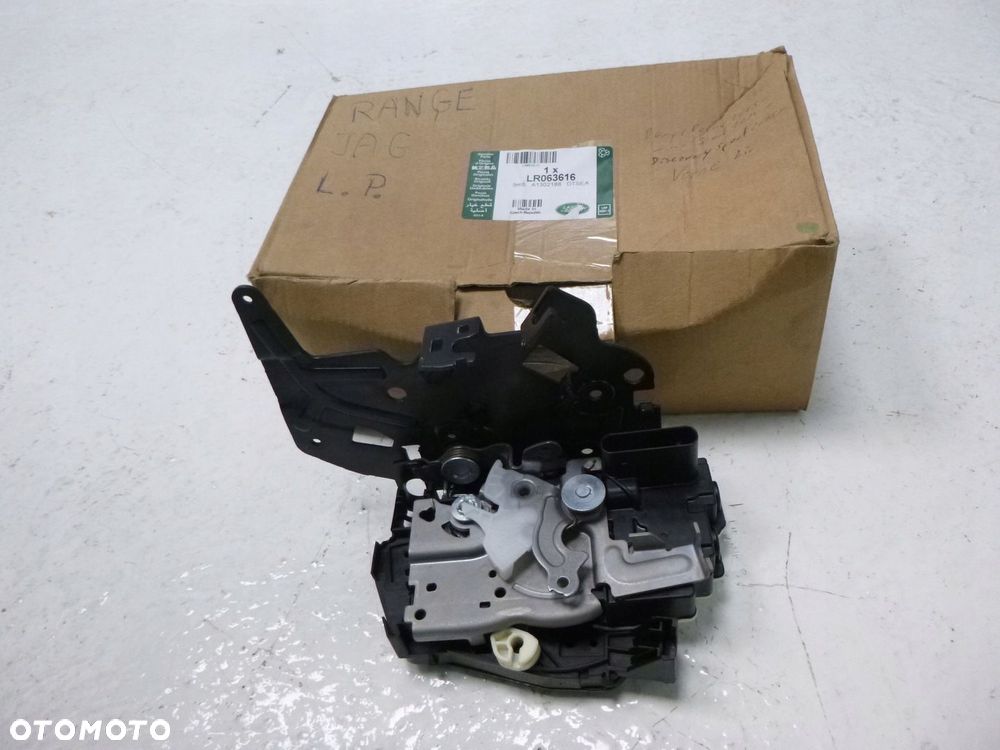 JAGUAR XE X760 ZAMEK DRZWI LEWY PRZÓD LR063616 - 5