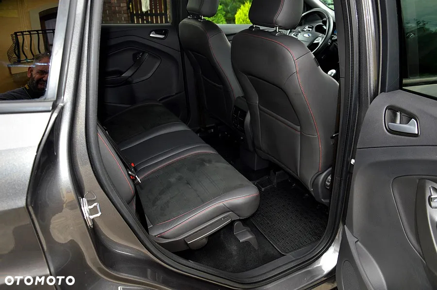Ford Kuga 1.5 EcoBoost 2x4 ST-Line - 25