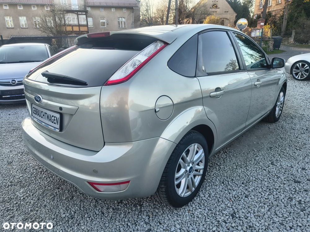Ford Focus 1.6 Ghia - 6