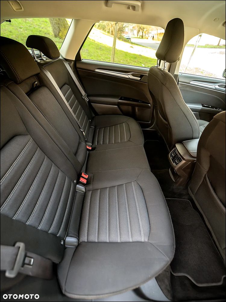 Ford Mondeo - 35