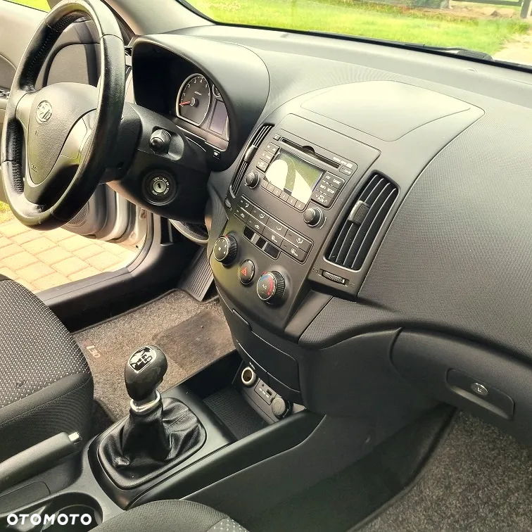 Hyundai i30 1.4 Base + - 22