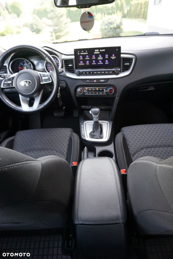 Kia Ceed 1.6 CRDi mHEV L Business Line DCT - 24