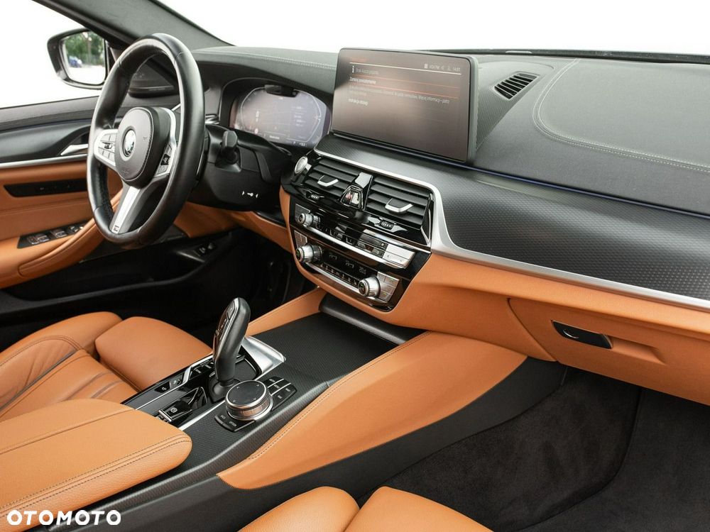 BMW Seria 5 540i xDrive mHEV M Sport sport - 35