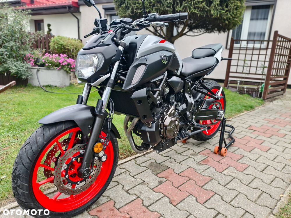 Yamaha MT - 17