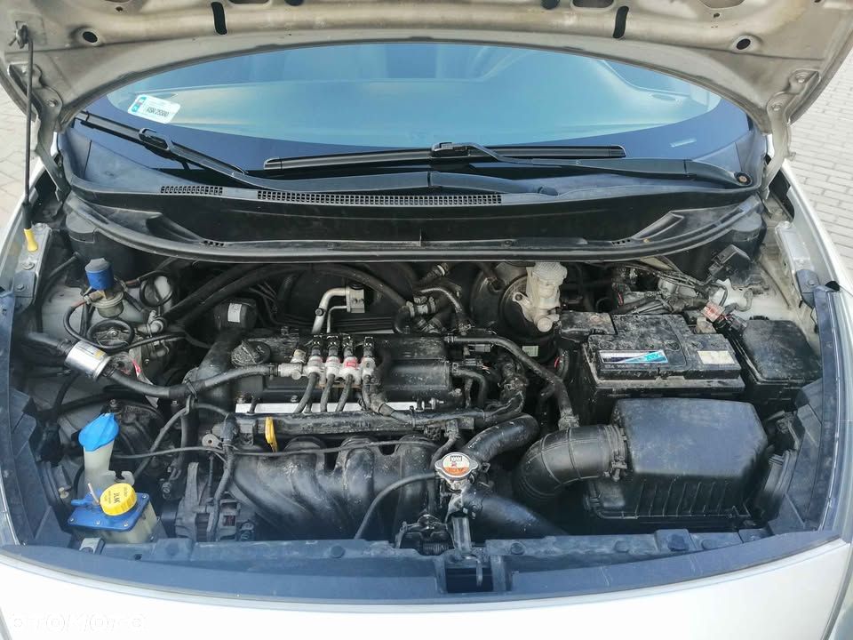 Kia Rio 1.4 L - 7