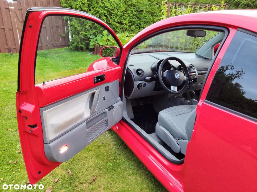Volkswagen New Beetle - 7
