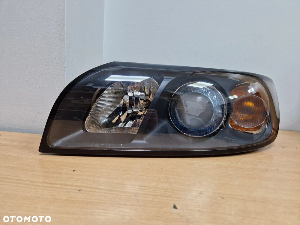 LAMPA LEWA PRZEDNIA XENON VOLVO S40II 04-07R  CZARNY ŚRODEK IDEALNA ORYGINAŁ EUROPA - 2