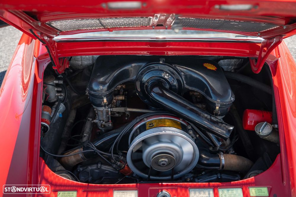 Porsche 911 Série F - 7