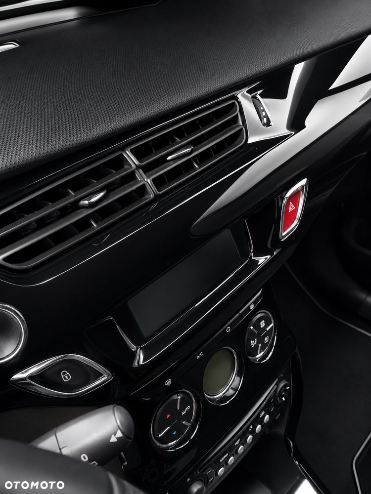 Citroën DS3 THP 155 SportChic - 25