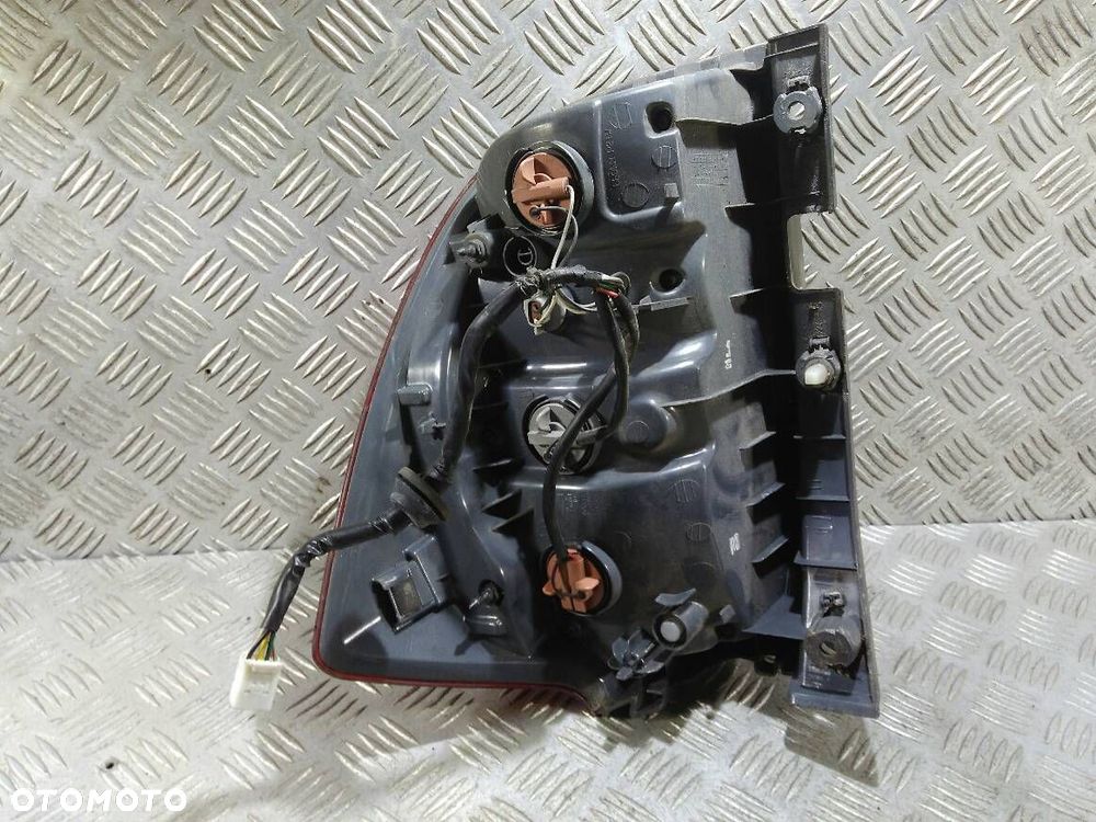 LAMPA LEWA TYLNA KIA CEED - 2