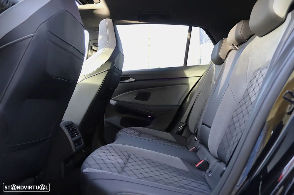 VW Golf 1.5 eTSI R-Line DSG - 29
