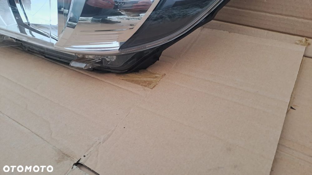 TOYOTA HILUX VIII 15-20r LEWA LAMPA EUROPA ORYGINAŁ - 6