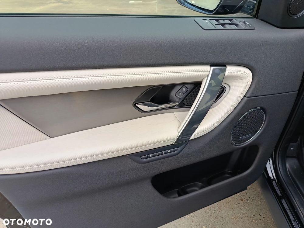 Land Rover Discovery Sport - 31