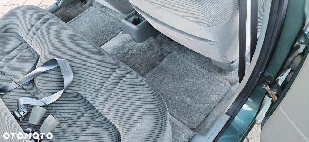 Chrysler Stratus - 23