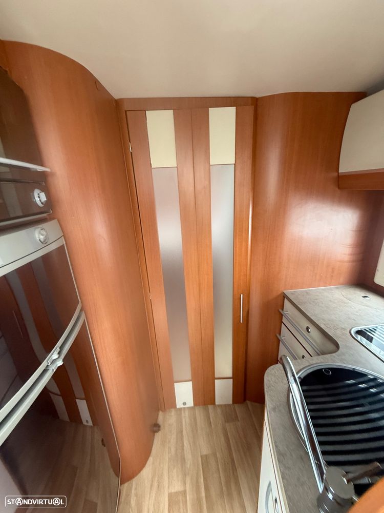 Chausson Welcome Welcome 88 cama transversal em suite - 16