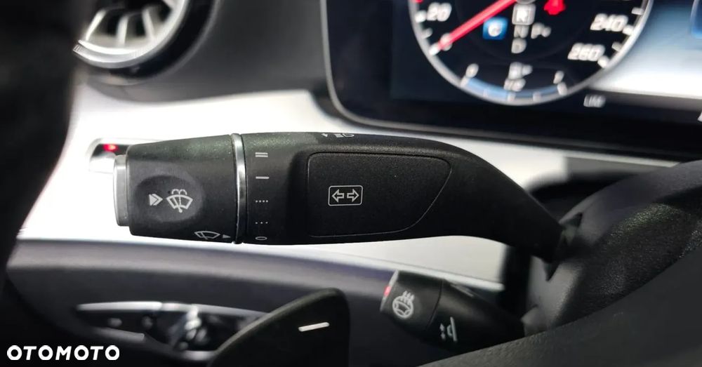 Mercedes-Benz CLS 400 d 4Matic 9G-TRONIC AMG Line - 10