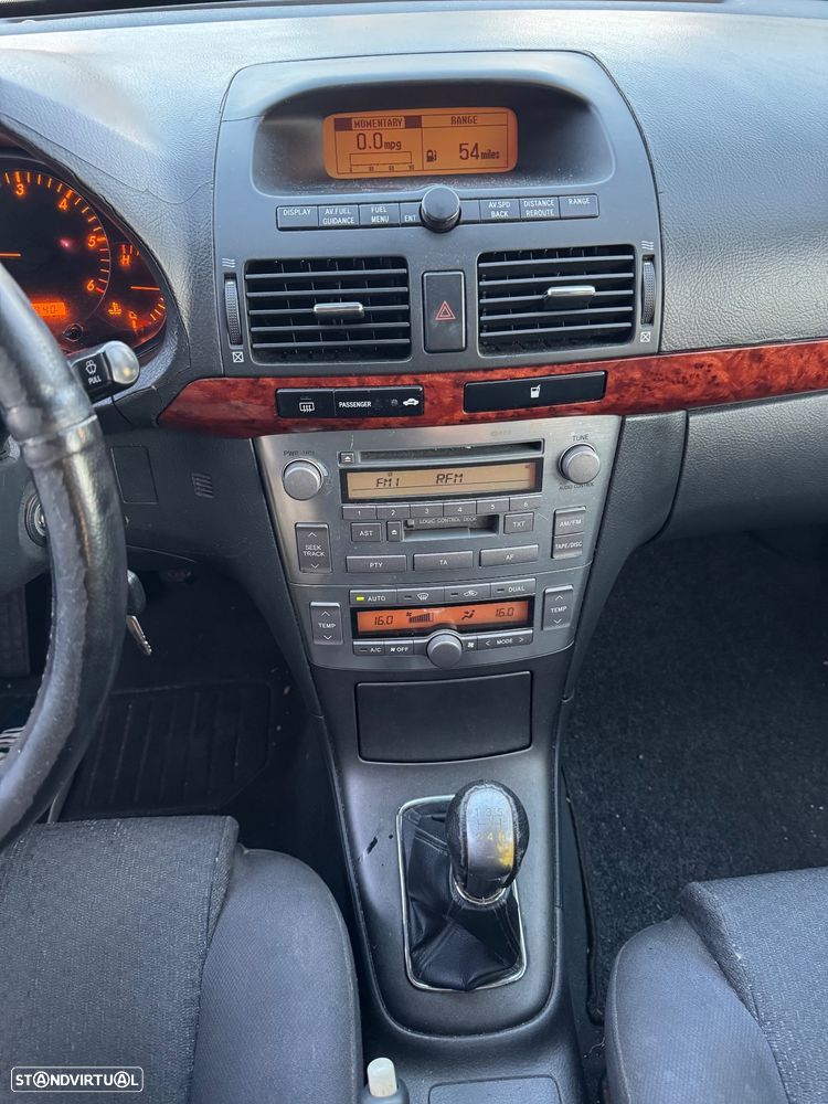 Toyota Avensis SW 2.0 D-4D - 14
