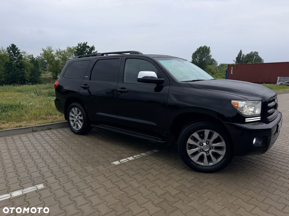 Toyota Sequoia - 2