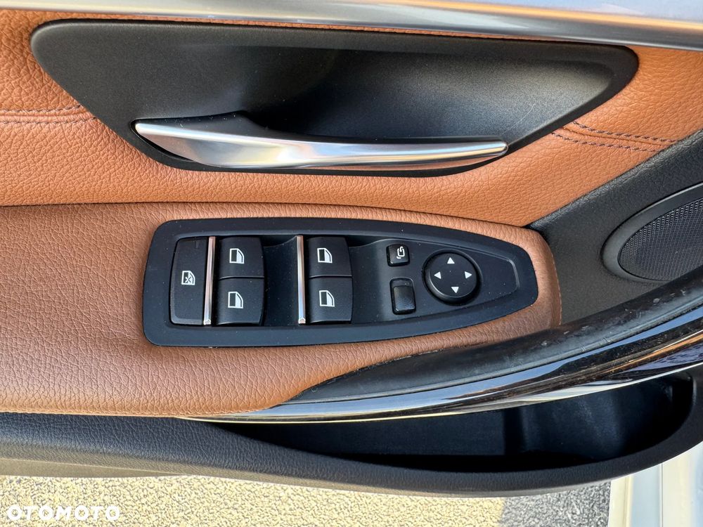 BMW Seria 3 320d Luxury Line - 18