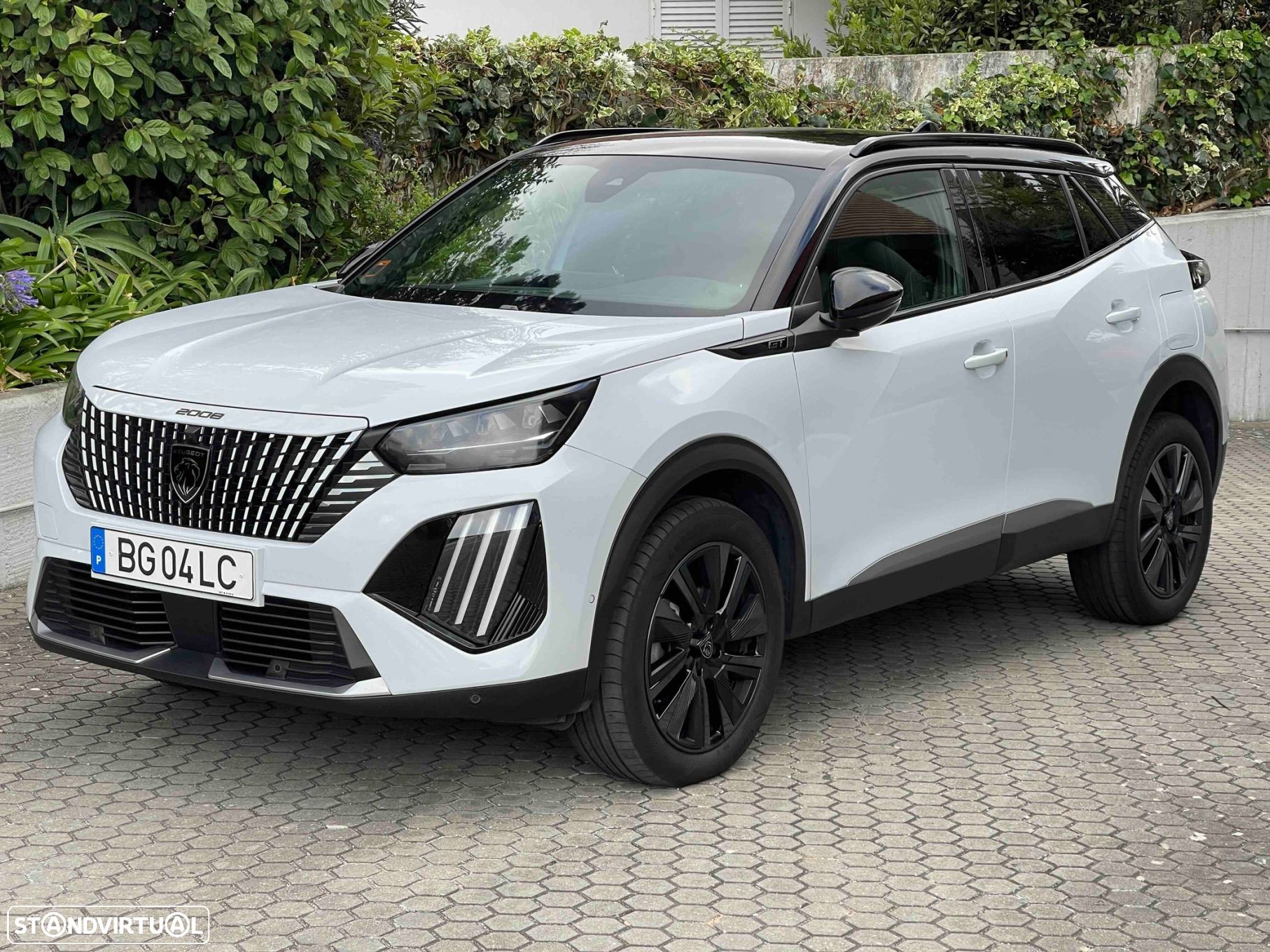 Peugeot 2008 1.2 PureTech GT EAT8 - 1