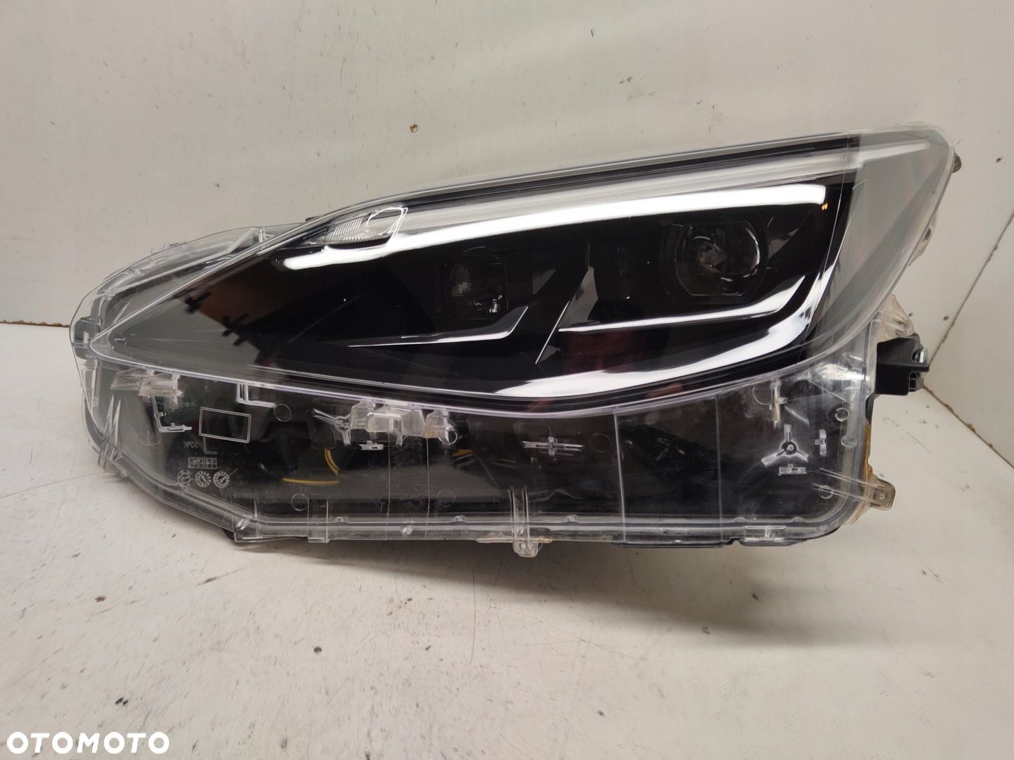 TOYOTA YARIS CROSS FULL LED LAMPA LEWY PRZÓD 0D-314 - 1