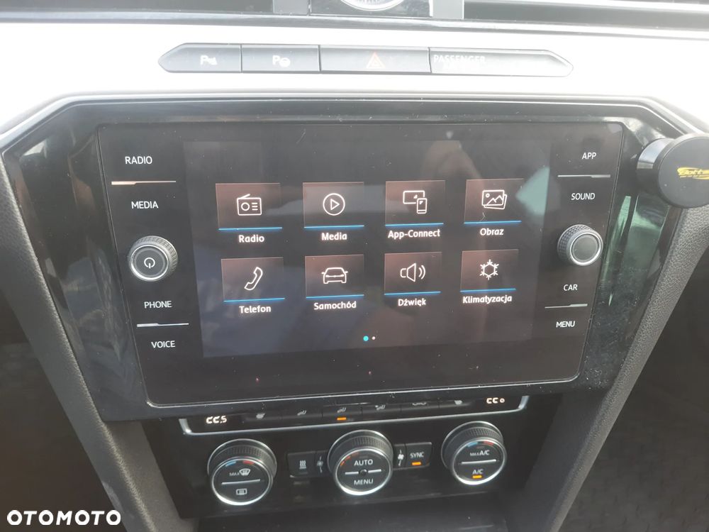 Volkswagen Passat - 17