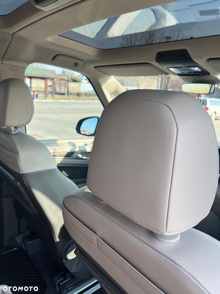 Volkswagen Multivan - 20