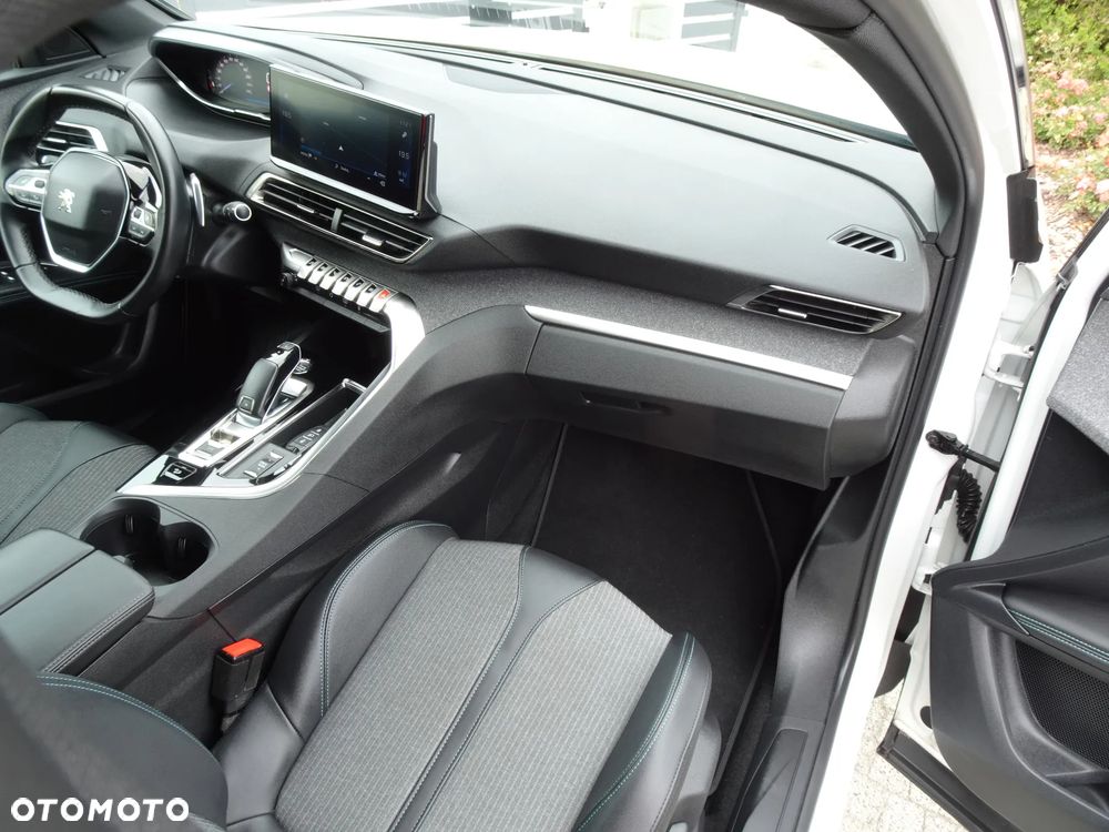Peugeot 3008 1.5 BlueHDi Allure Pack S&S EAT8 - 17