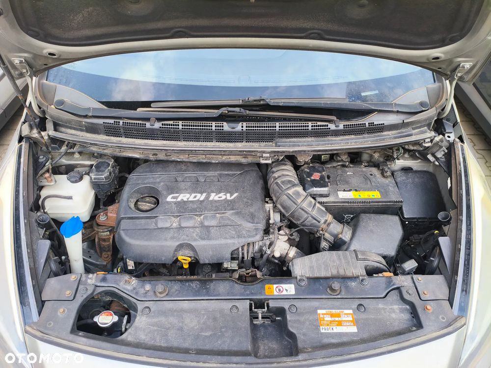 Kia Carens - 21