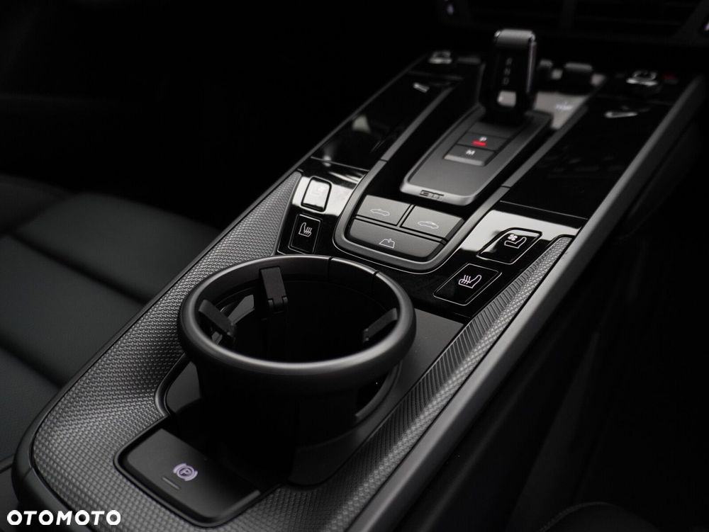 Porsche 911 Carrera - 26